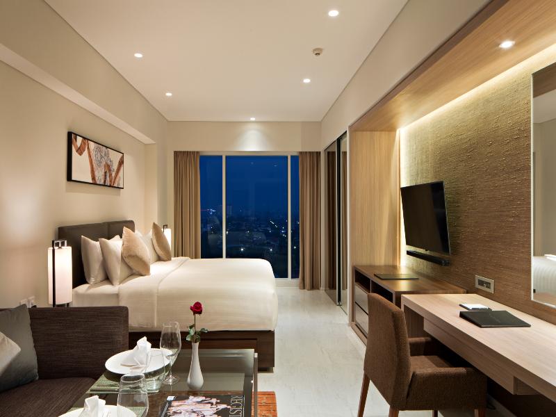 Oakwood Hotel Residence Surabaya image