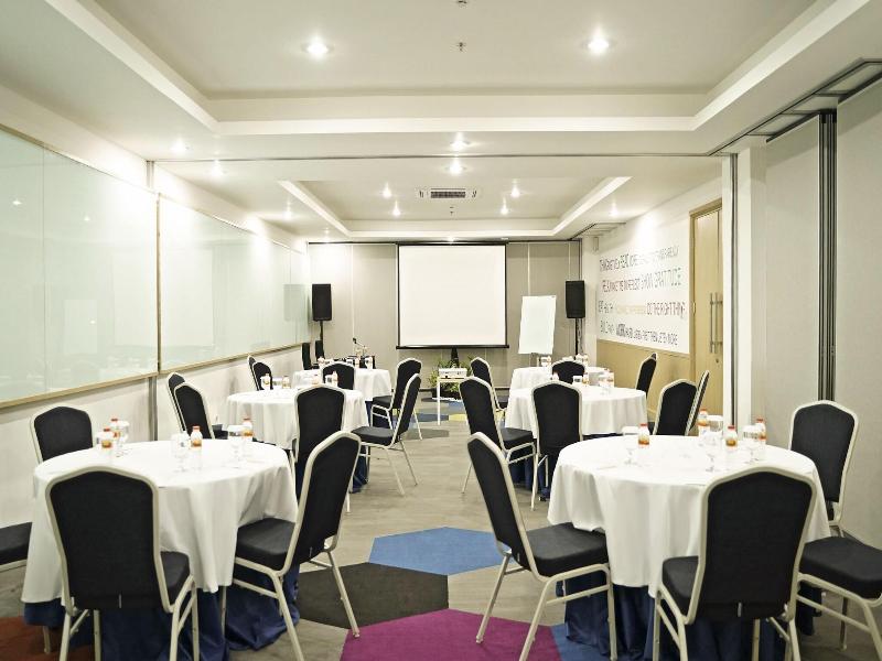 PALM PARK Hotel Surabaya image