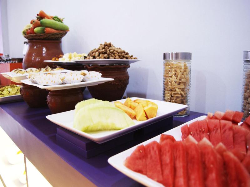 Oriza Hotel Surabaya image