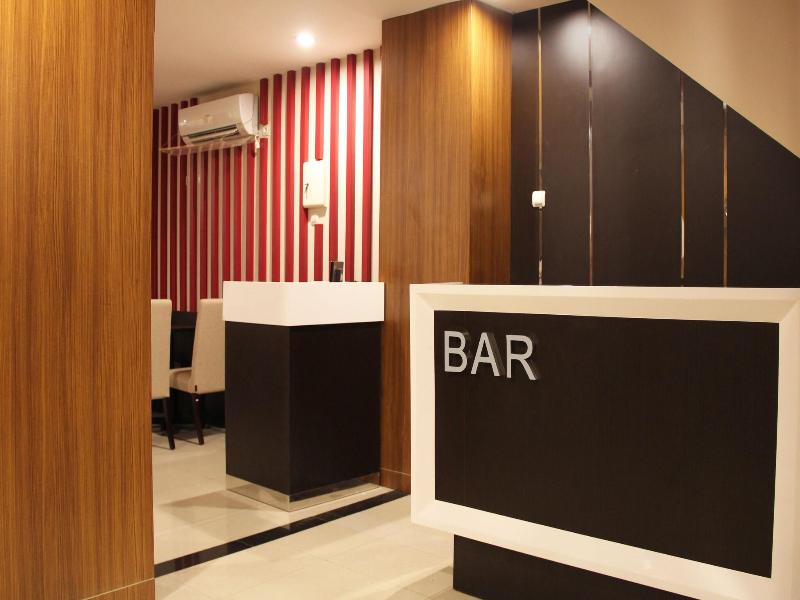Luxpoint Hotel Surabaya image
