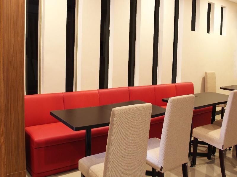 Luxpoint Hotel Surabaya image