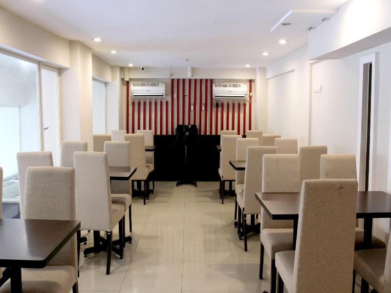 Luxpoint Hotel Surabaya image