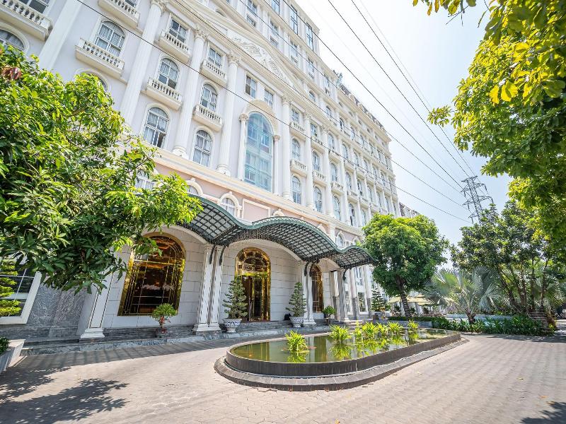 SONATA RESIDENCE image