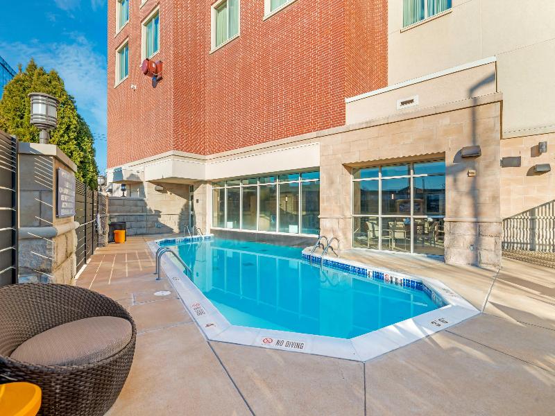 Drury Inn Suites St Louis Brentwood image