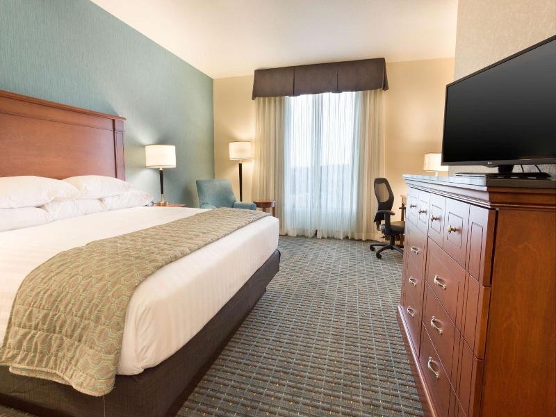Drury Inn Suites St Louis Brentwood image