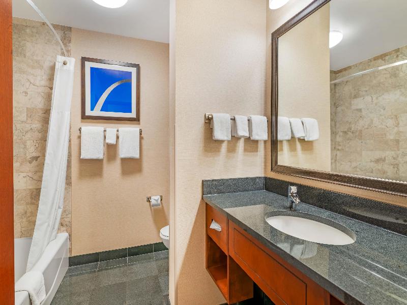 Drury Inn Suites St Louis Brentwood image