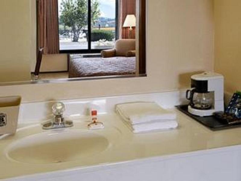 Inn of Loudon image