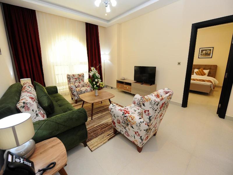 Al Mansour Park Inn Hotel Apartment image