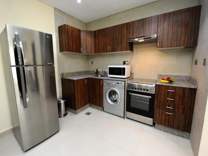 Al Mansour Park Inn Hotel Apartment image