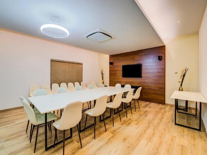 Capital O 18266 Hotel Arunaa Inn image