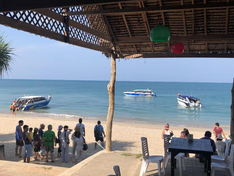 Lanta Seafront Resort