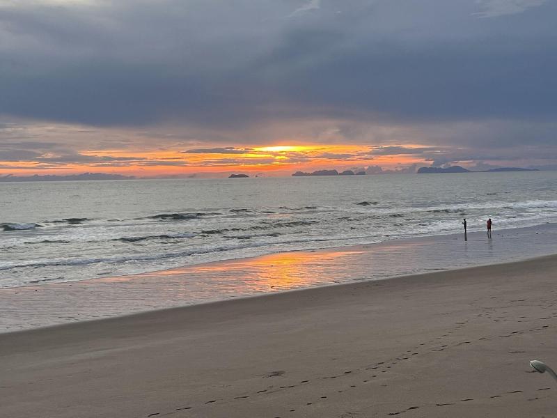 Lanta Seafront Resort