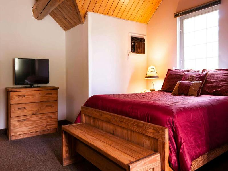 Dodge Peak Lodge image