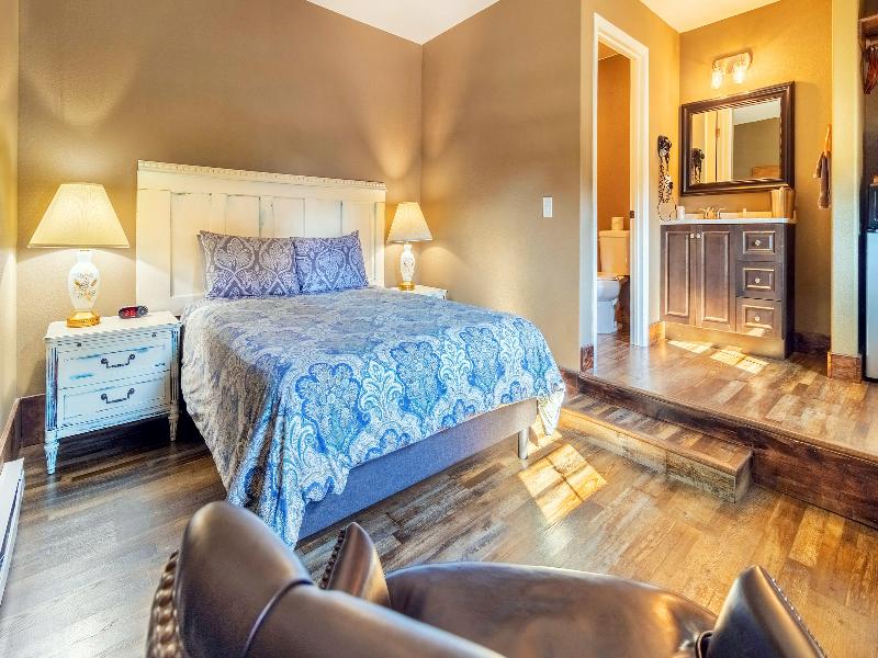 Dodge Peak Lodge image