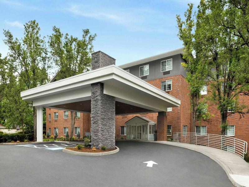 Fairfield Inn Suites Portland South Lake Oswego image