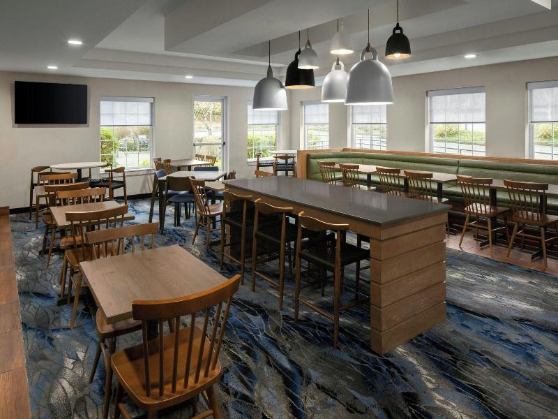 Fairfield Inn Suites Portland South Lake Oswego image