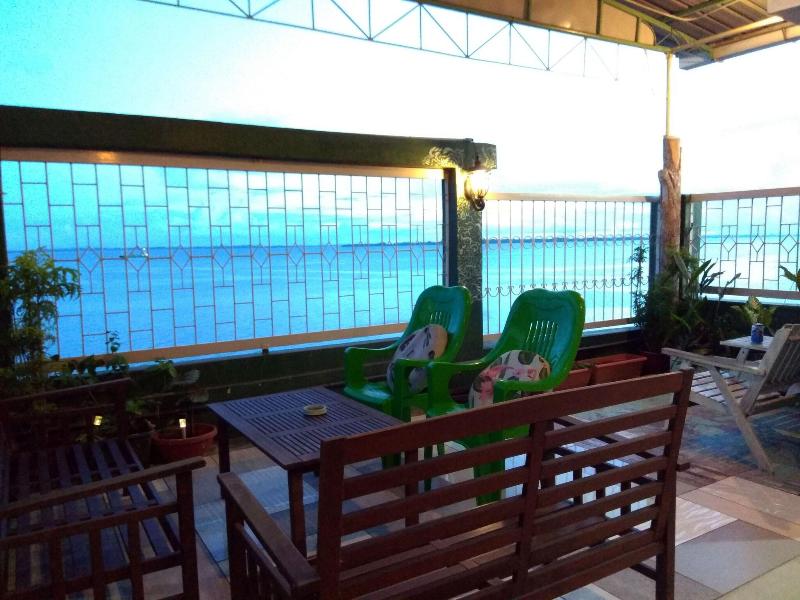 Oceanus Backpackers Hostel