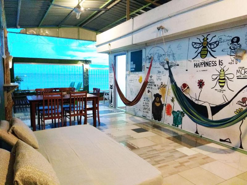 Oceanus Backpackers Hostel