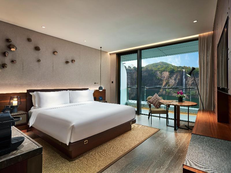 InterContinental Shanghai Wonderland image