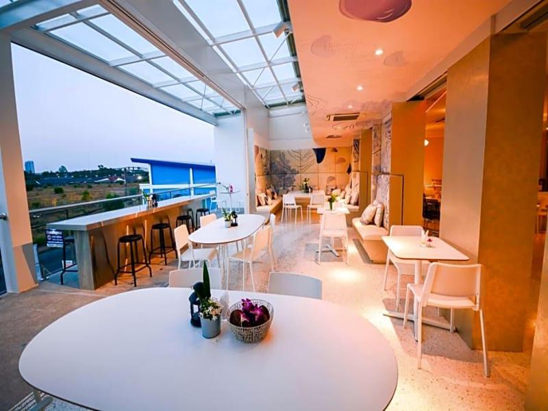 Comet Hotel Surat Thani image