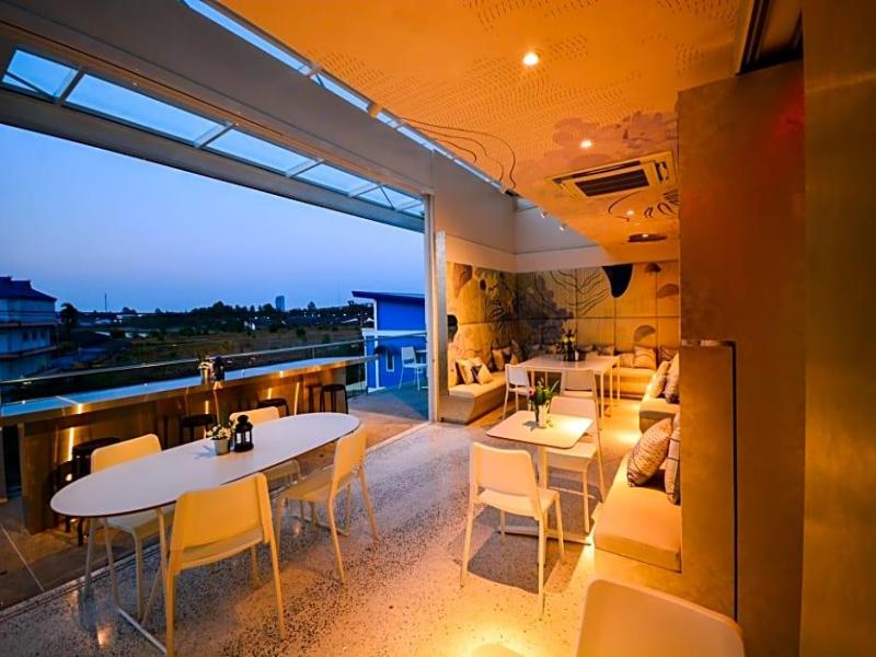 Comet Hotel Surat Thani image