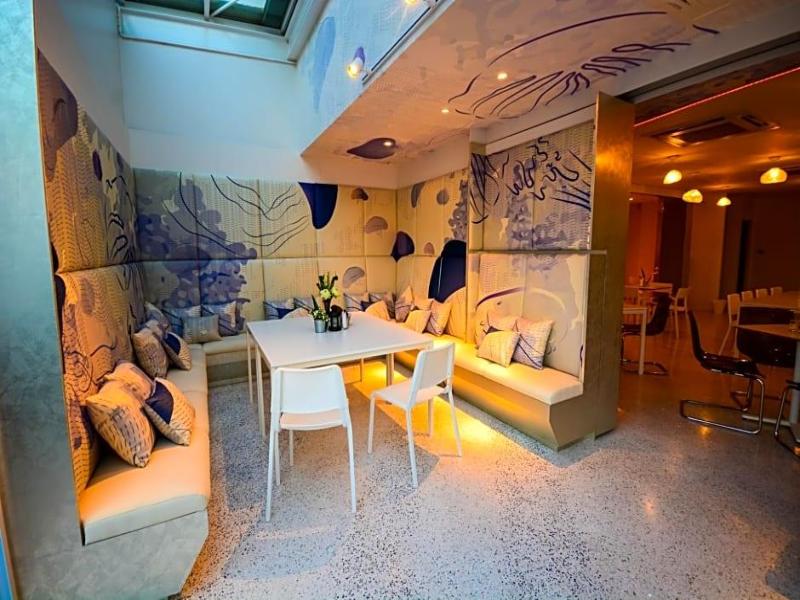 Comet Hotel Surat Thani image