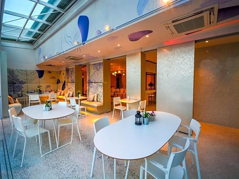 Comet Hotel Surat Thani image