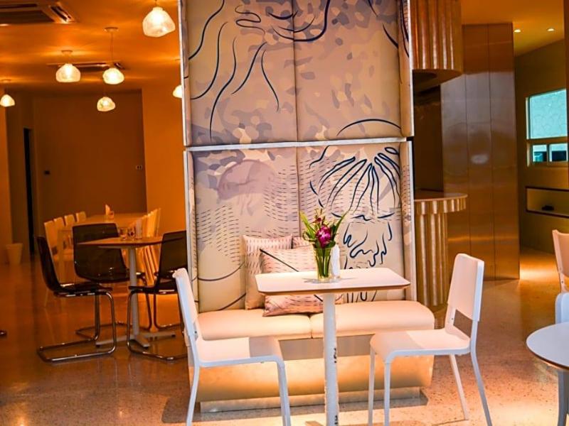 Comet Hotel Surat Thani image