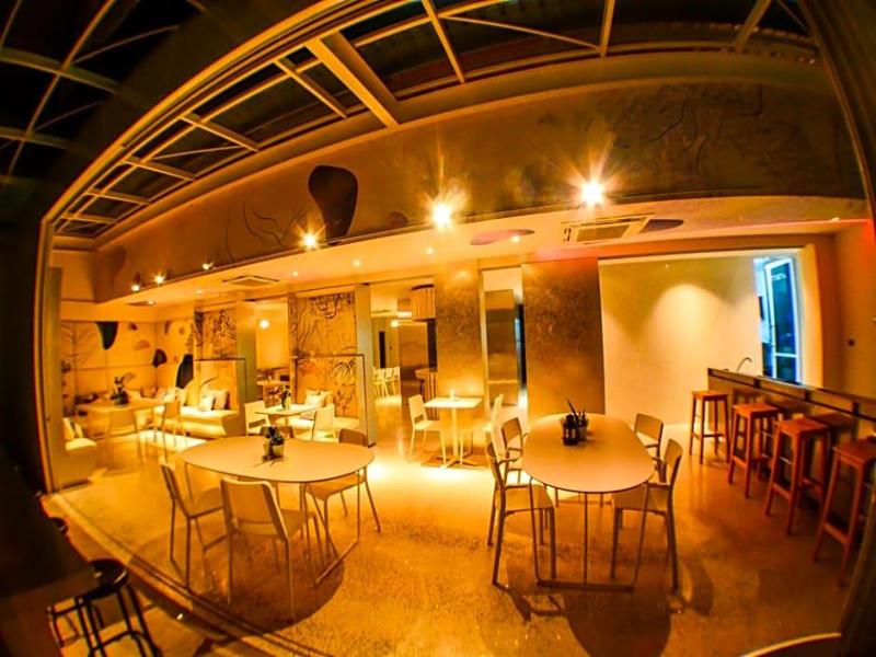 Comet Hotel Surat Thani image