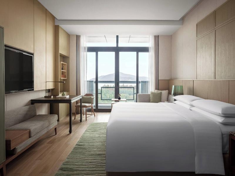 Wuxi Marriott Hotel Lihu Lake image
