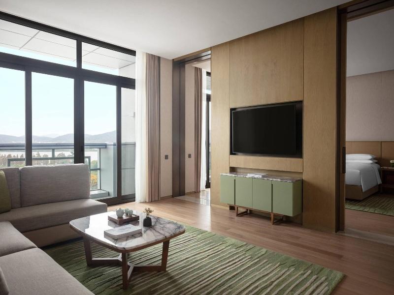 Wuxi Marriott Hotel Lihu Lake image