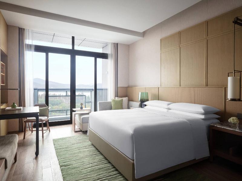 Wuxi Marriott Hotel Lihu Lake image