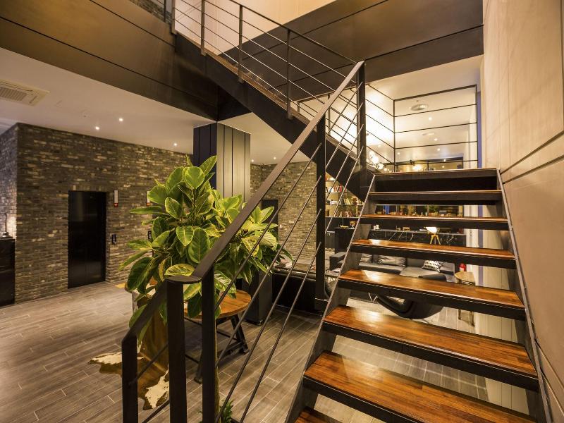 Trang blue hotel image