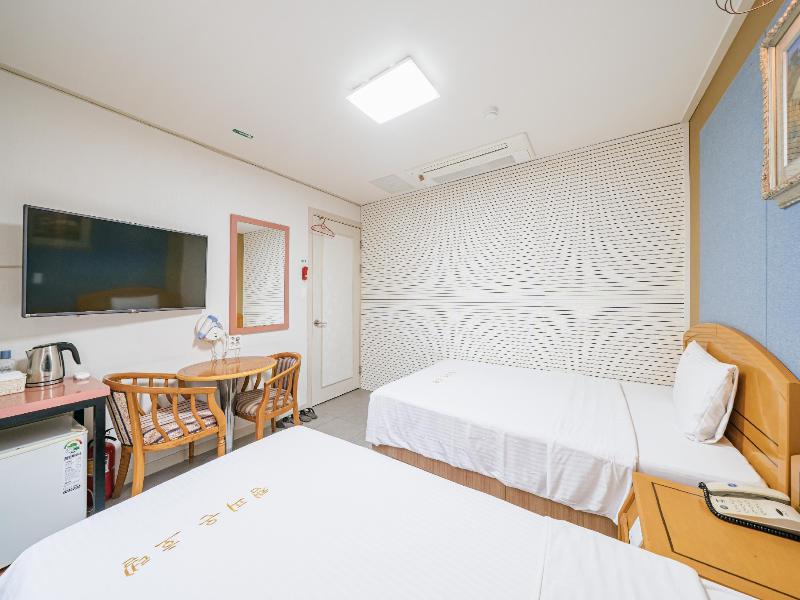 Champion Hotel — photo 33
