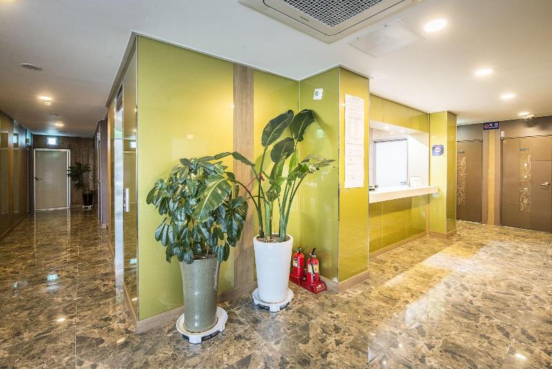 Champion Hotel image