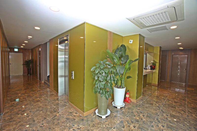 Champion Hotel image