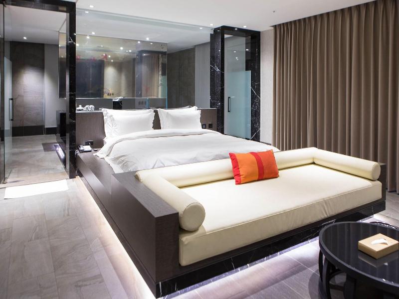 ALL-UR Chain Boutique Motel image
