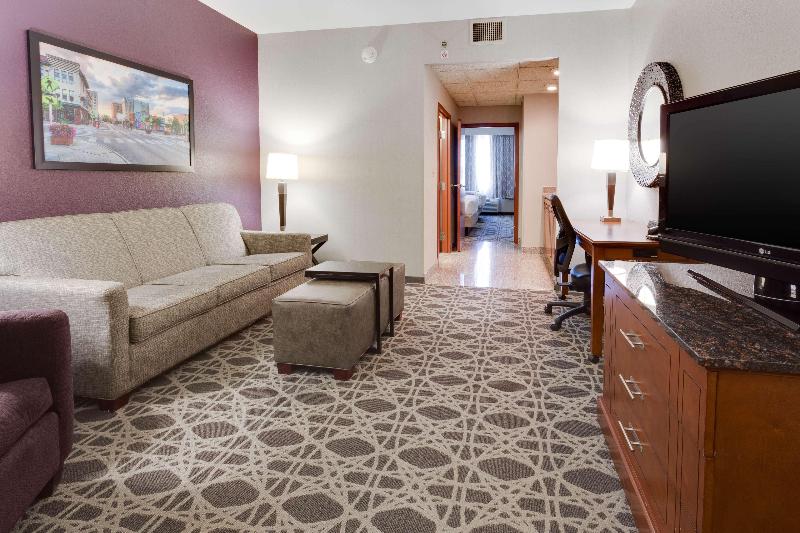 Drury Inn Suites Middletown Franklin image