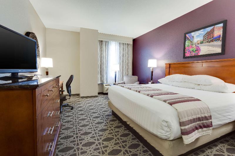Drury Inn Suites Middletown Franklin image