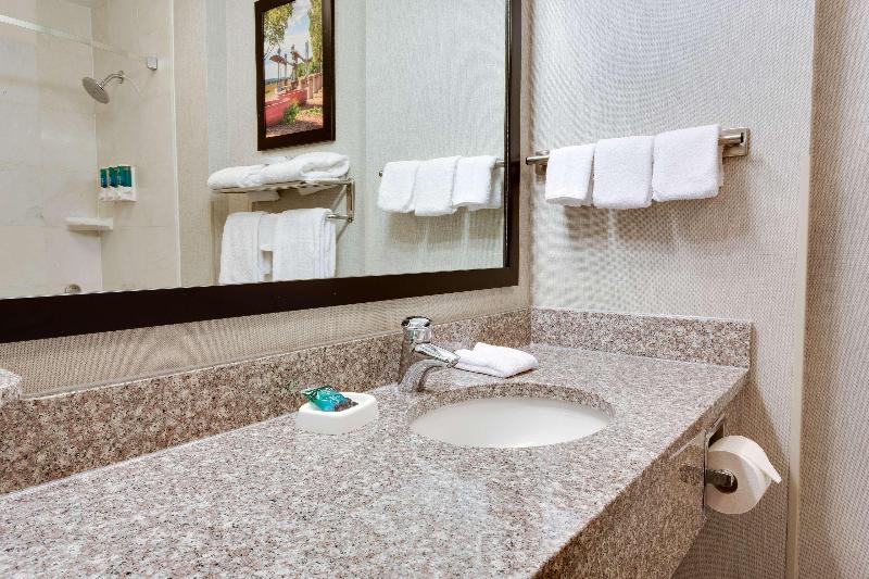 Drury Inn Suites Middletown Franklin image