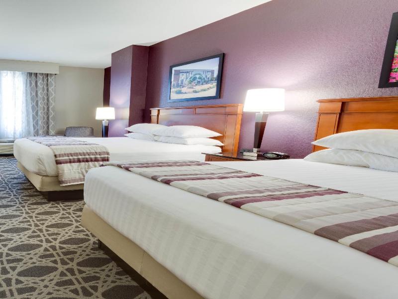 Drury Inn Suites Middletown Franklin image