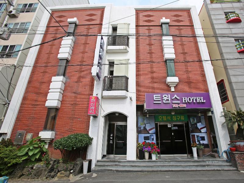 Twins Hotel Jeju image