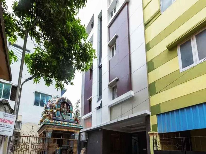 Oyo 17224 Swarnam Residency image