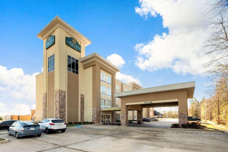 La Quinta Inn & Suites By Wyndham West Monroe image