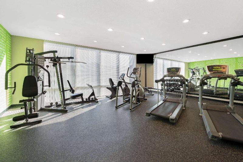 La Quinta Inn & Suites By Wyndham West Monroe image