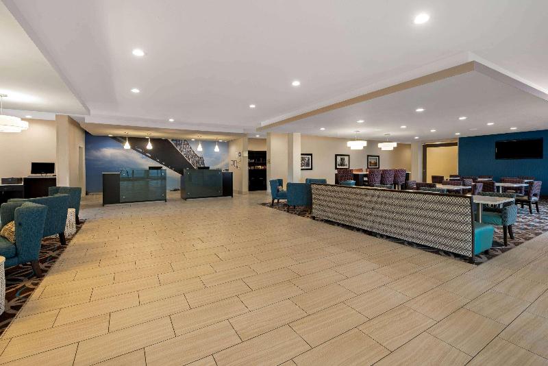 La Quinta Inn & Suites By Wyndham West Monroe image