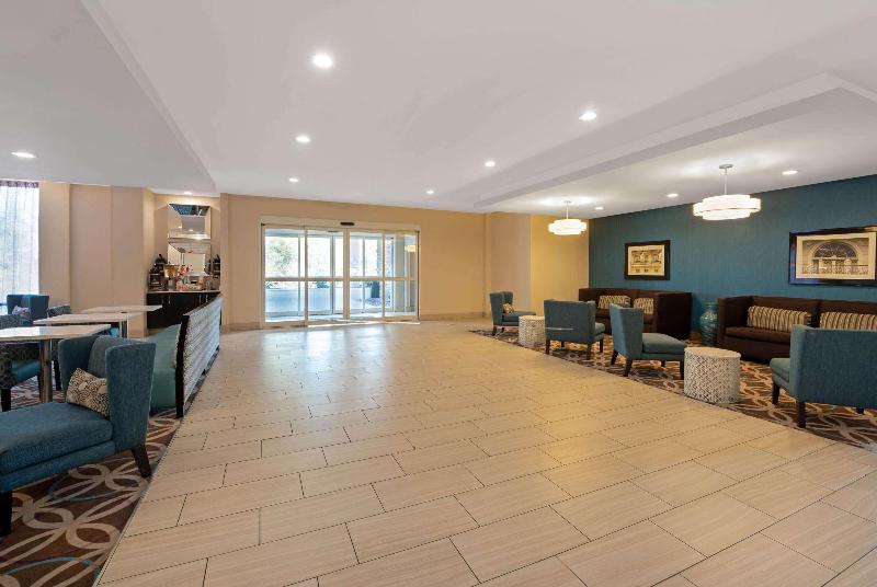 La Quinta Inn & Suites By Wyndham West Monroe image
