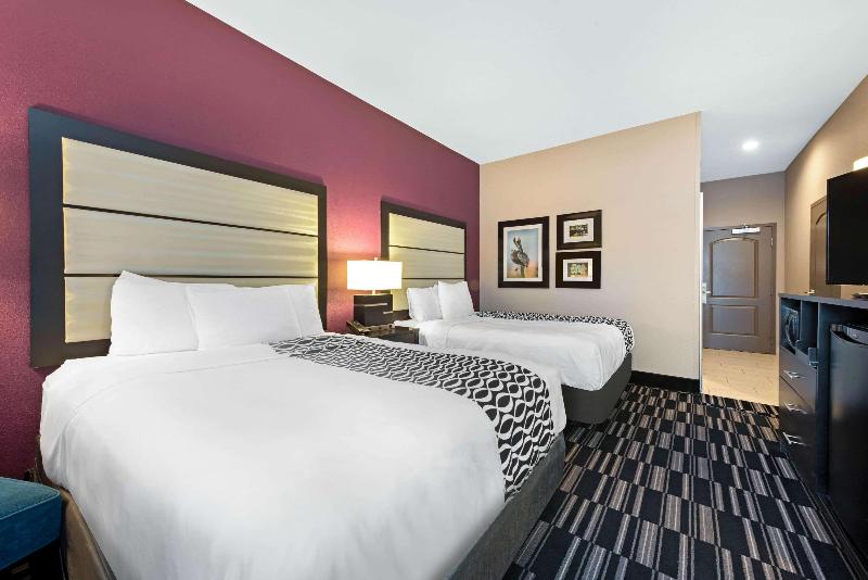 La Quinta Inn & Suites By Wyndham West Monroe image