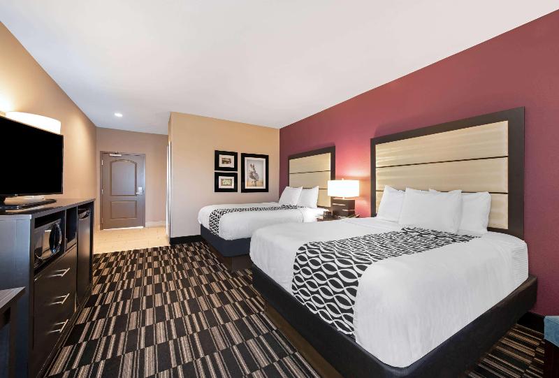 La Quinta Inn & Suites By Wyndham West Monroe image