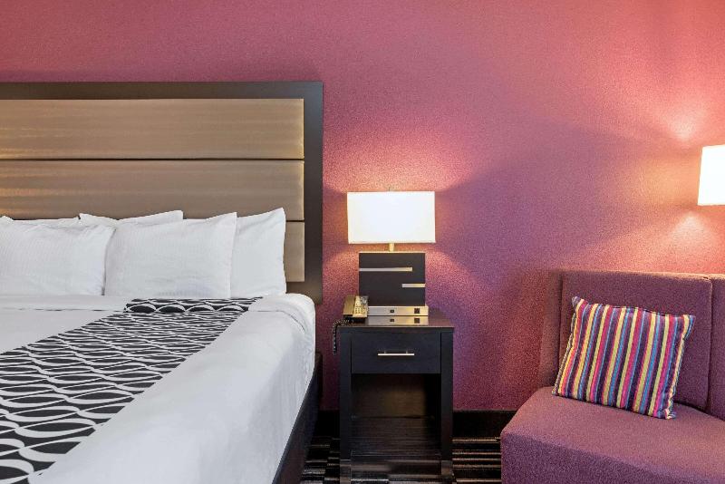 La Quinta Inn & Suites By Wyndham West Monroe image